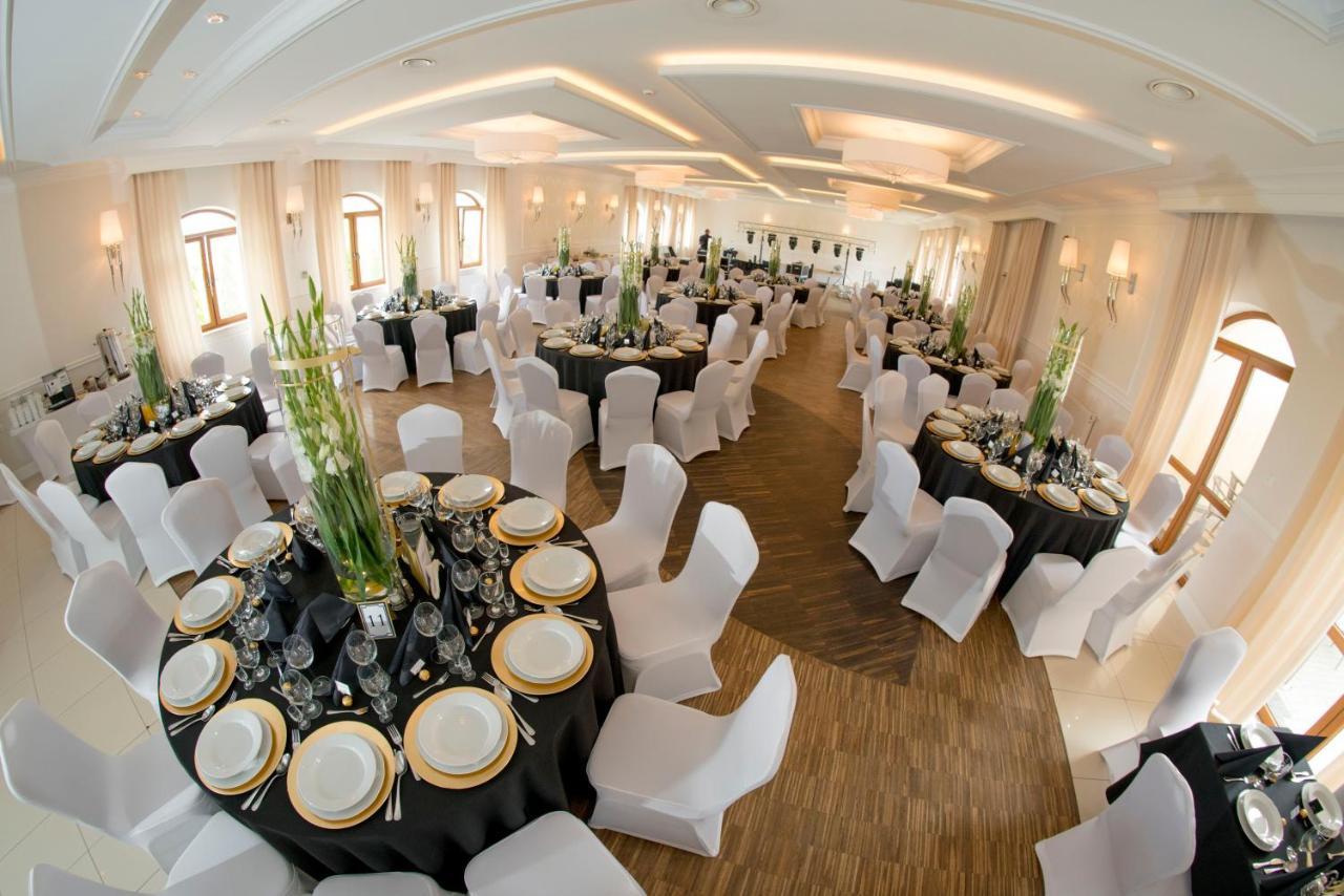 Potocki Dwor Hotel Jedrzejow Ngoại thất bức ảnh
