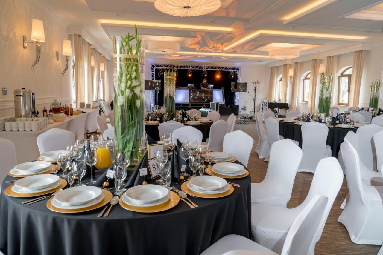 Potocki Dwor Hotel Jedrzejow Ngoại thất bức ảnh